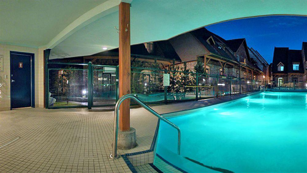 Mystic Springs Chalets & Hot Pools Кенмор Екстер'єр фото