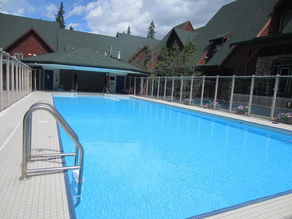 Mystic Springs Chalets & Hot Pools Кенмор Екстер'єр фото