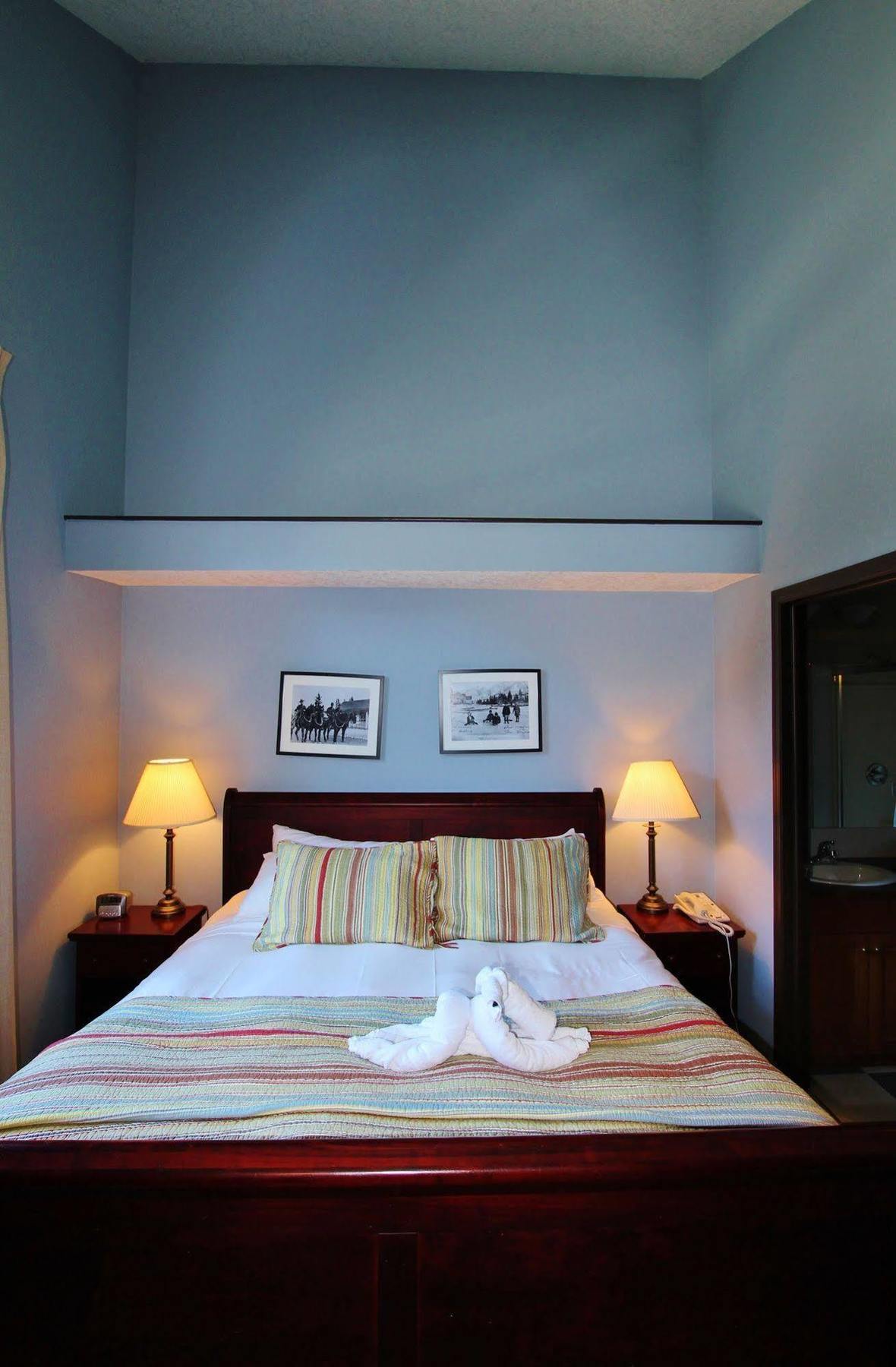 Mystic Springs Chalets & Hot Pools Кенмор Екстер'єр фото