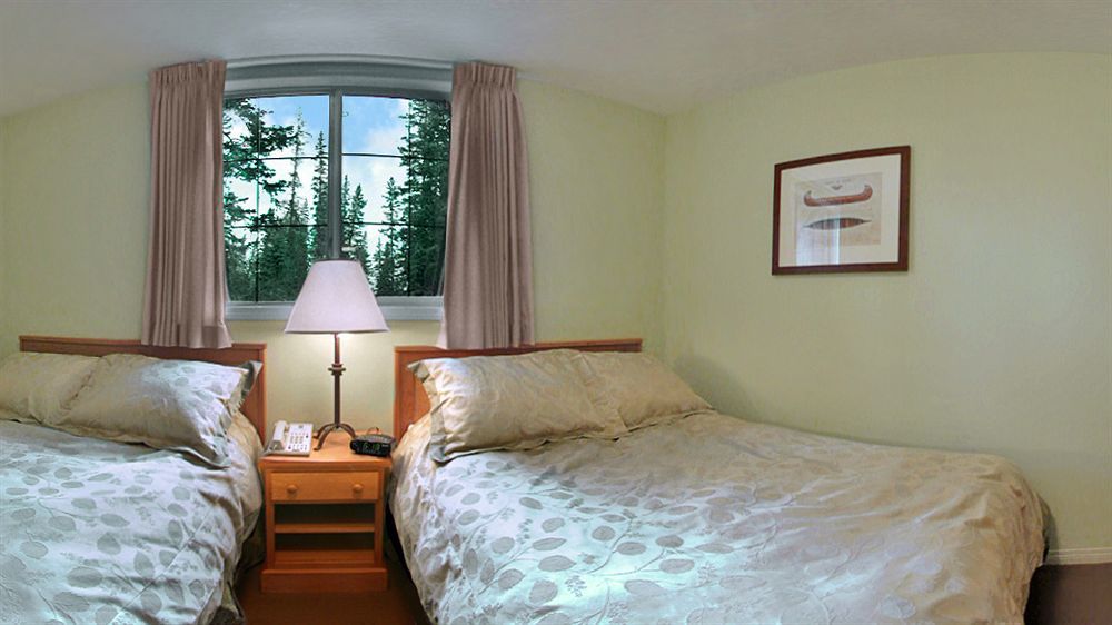 Mystic Springs Chalets & Hot Pools Кенмор Екстер'єр фото